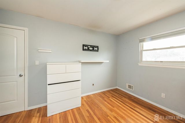 64 pinho Avenue, Carteret, NJ 07008