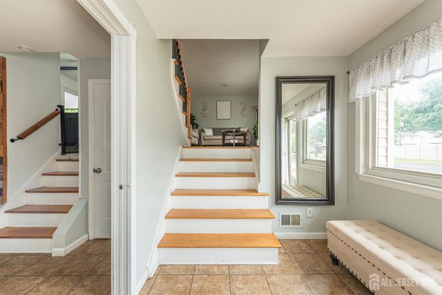 64 pinho Avenue, Carteret, NJ 07008