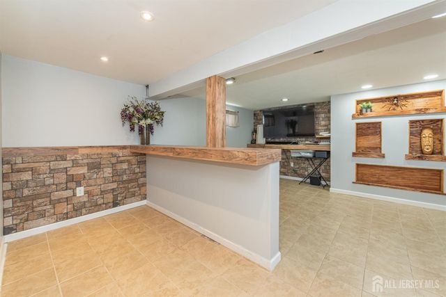 64 pinho Avenue, Carteret, NJ 07008