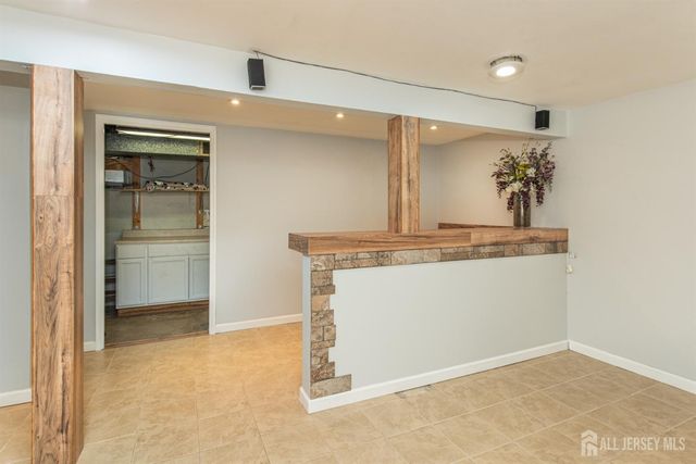 64 pinho Avenue, Carteret, NJ 07008