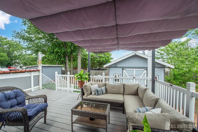 64 pinho Avenue, Carteret, NJ 07008
