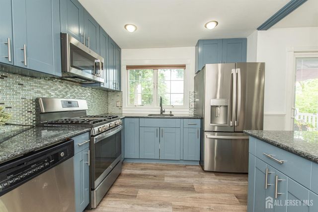 64 pinho Avenue, Carteret, NJ 07008