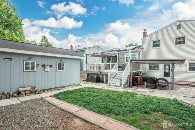 64 pinho Avenue, Carteret, NJ 07008