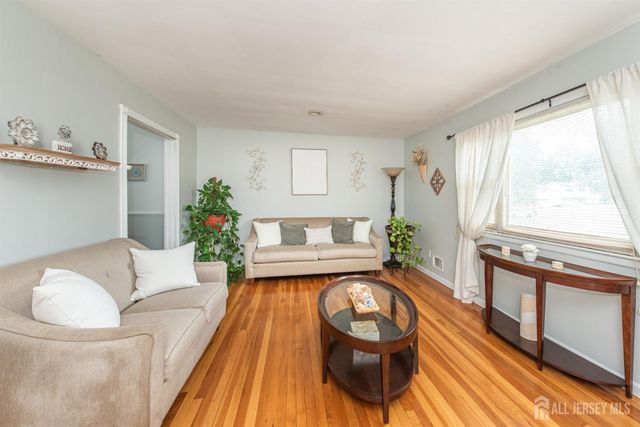 64 pinho Avenue, Carteret, NJ 07008