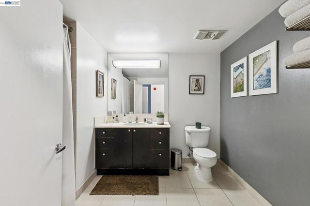 311 Oak St 720, Oakland, CA 94607