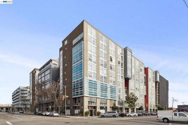 311 Oak St 720, Oakland, CA 94607