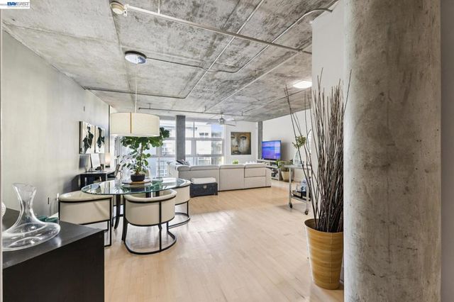 311 Oak St 720, Oakland, CA 94607