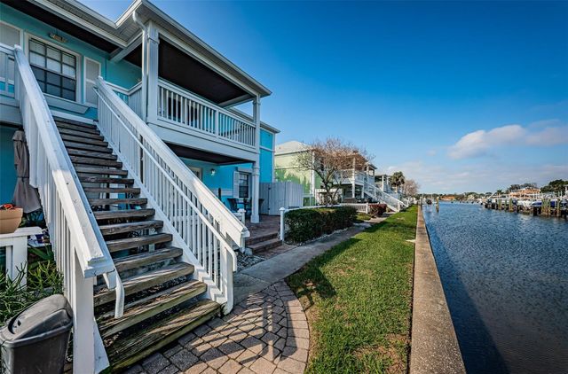 5052 STARFISH DRIVE SE D, St Petersburg, FL 33705