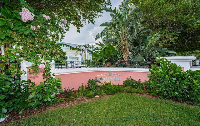 5052 STARFISH DRIVE SE D, St Petersburg, FL 33705