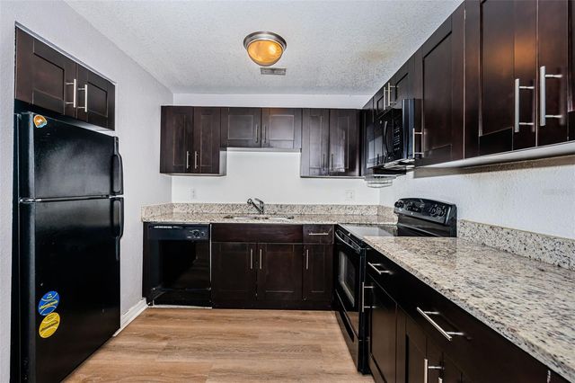 5052 STARFISH DRIVE SE D, St Petersburg, FL 33705