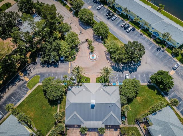 5052 STARFISH DRIVE SE D, St Petersburg, FL 33705