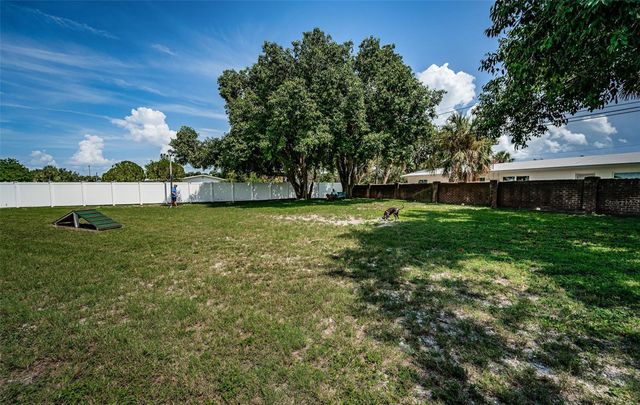 5052 STARFISH DRIVE SE D, St Petersburg, FL 33705