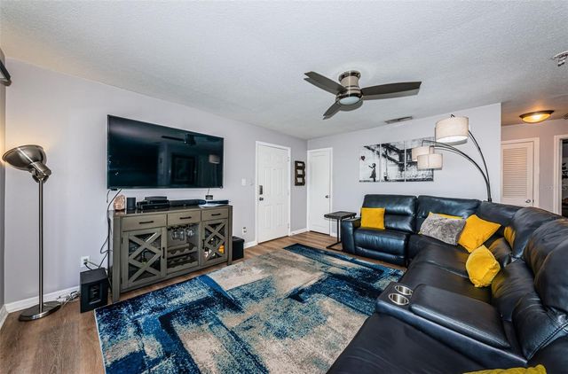 5052 STARFISH DRIVE SE D, St Petersburg, FL 33705