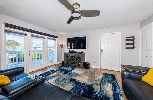 5052 STARFISH DRIVE SE D, St Petersburg, FL 33705