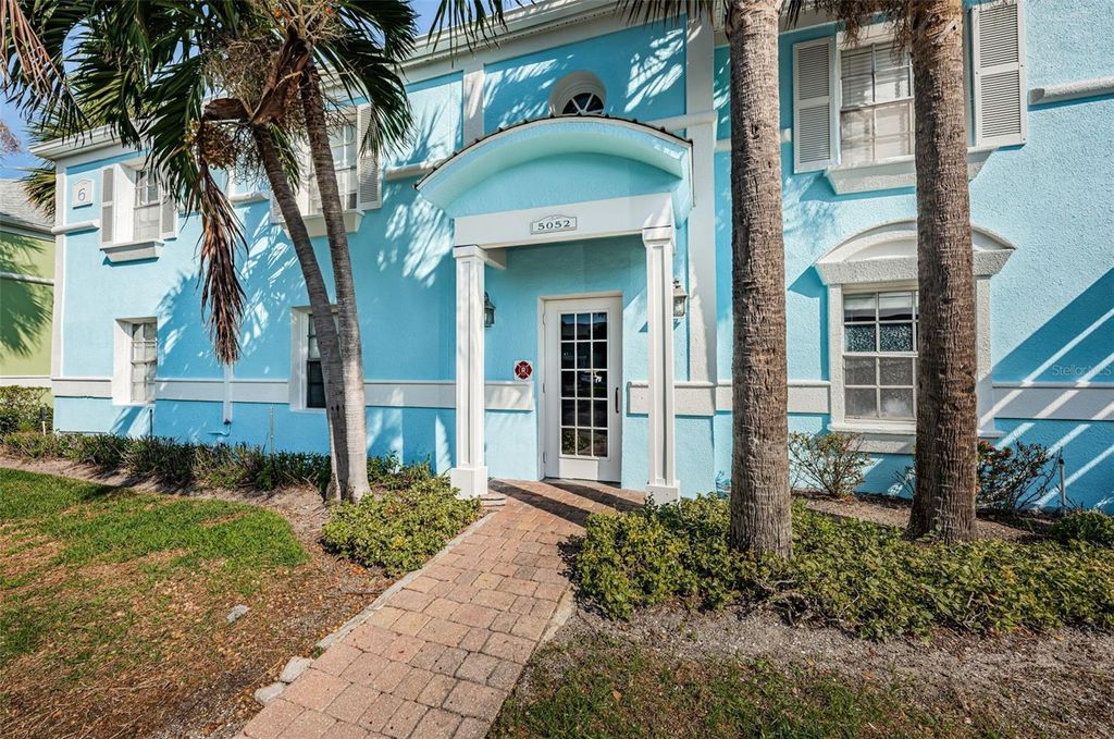 5052 STARFISH DRIVE SE D, St Petersburg, FL 33705