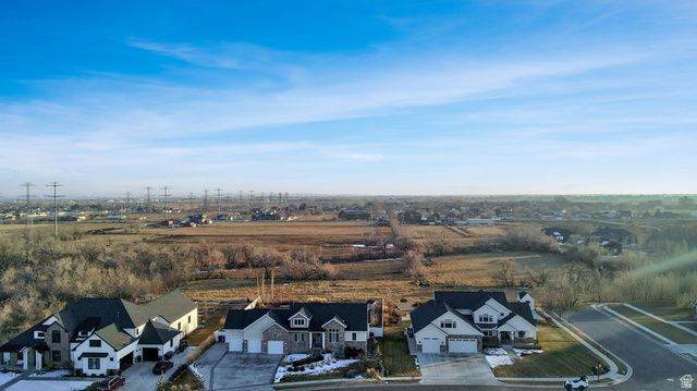 3317 W 2450 N, Plain City, UT 84404