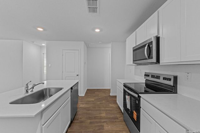14723 Armstrong Fld, San Antonio, TX 78245