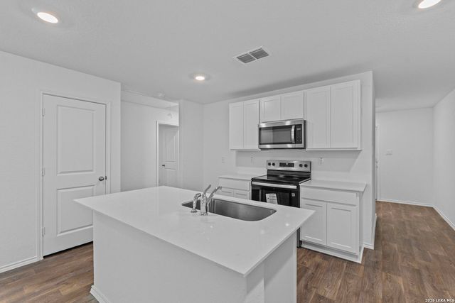 14723 Armstrong Fld, San Antonio, TX 78245
