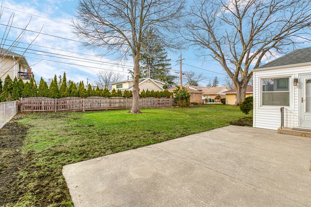 1604 S Greenwood Avenue, Park Ridge, IL 60068