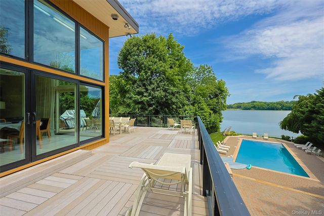 21 Lake Road, Great Neck, NY 11020