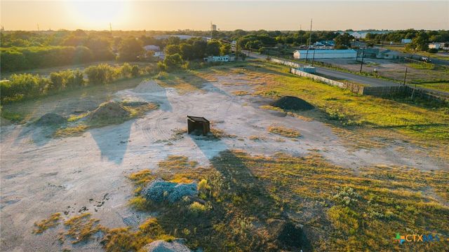 2408 Ben Jordan Street, Victoria, TX 77901