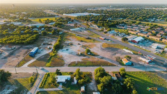 2408 Ben Jordan Street, Victoria, TX 77901