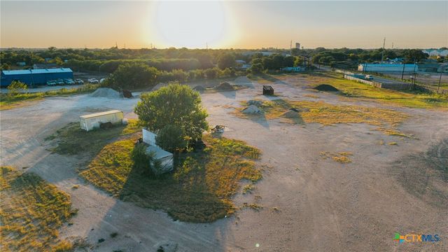 2408 Ben Jordan Street, Victoria, TX 77901