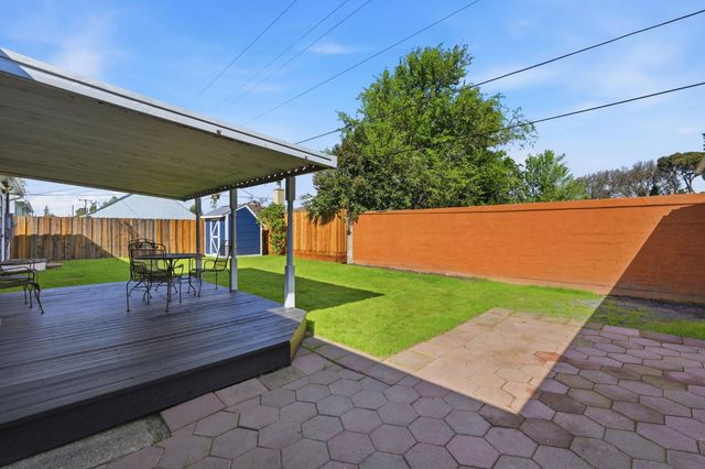 2020 Lake Dr, Stockton, CA 95204