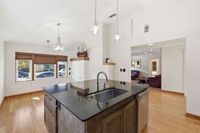 2020 Lake Dr, Stockton, CA 95204