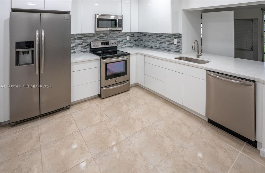 17252 SW 112th Pl 21243, Miami, FL 33157