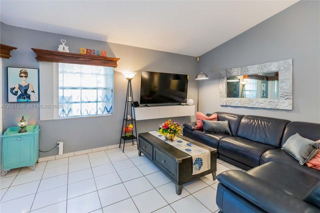 1327 Seagrape Cir, Weston, FL 33326
