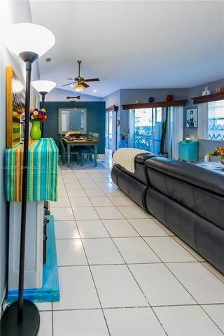 1327 Seagrape Cir, Weston, FL 33326