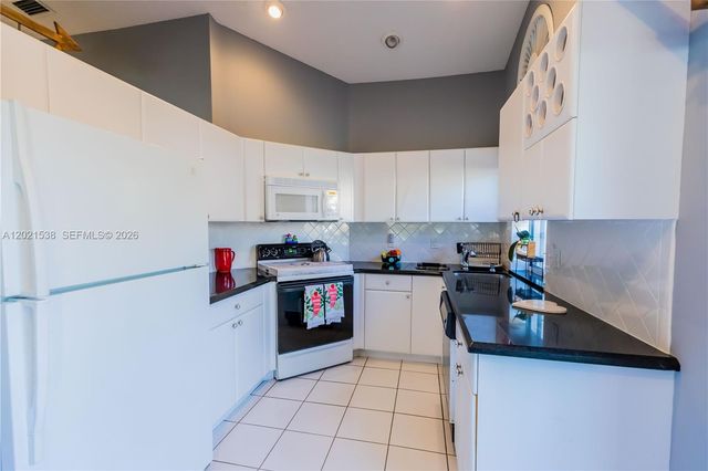 1327 Seagrape Cir, Weston, FL 33326