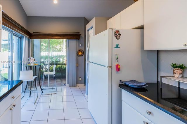 1327 Seagrape Cir, Weston, FL 33326