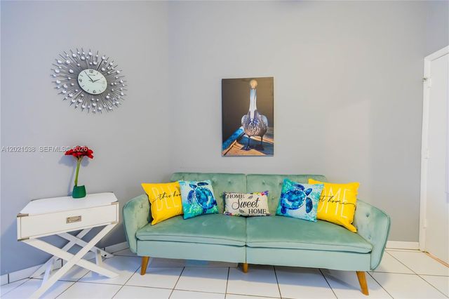 1327 Seagrape Cir, Weston, FL 33326