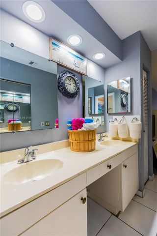 1327 Seagrape Cir, Weston, FL 33326