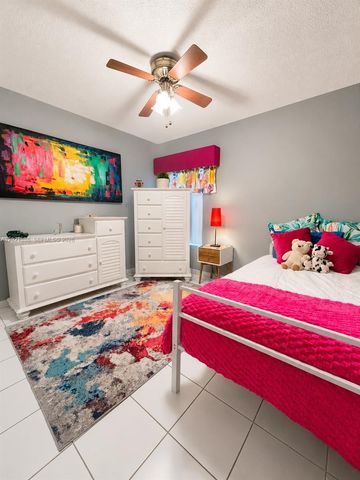 1327 Seagrape Cir, Weston, FL 33326
