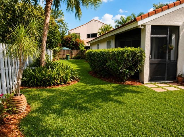 1327 Seagrape Cir, Weston, FL 33326