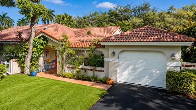 1327 Seagrape Cir, Weston, FL 33326