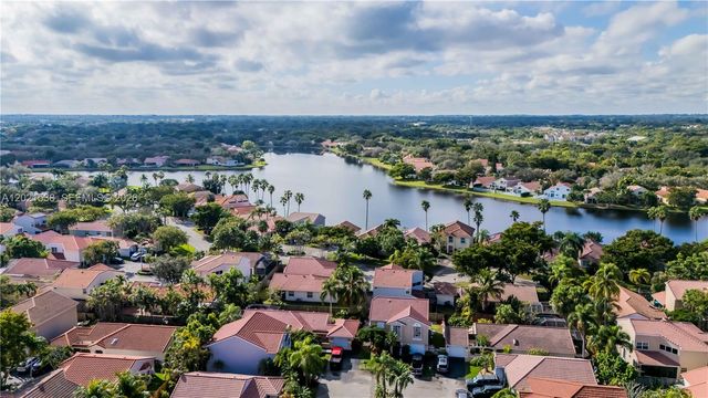 1327 Seagrape Cir, Weston, FL 33326