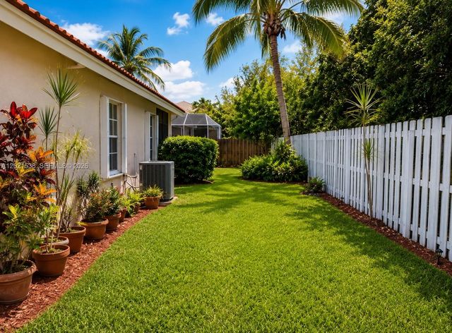 1327 Seagrape Cir, Weston, FL 33326