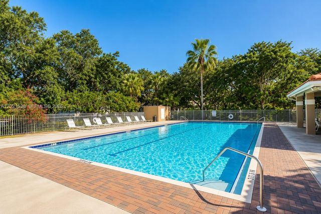 1327 Seagrape Cir, Weston, FL 33326