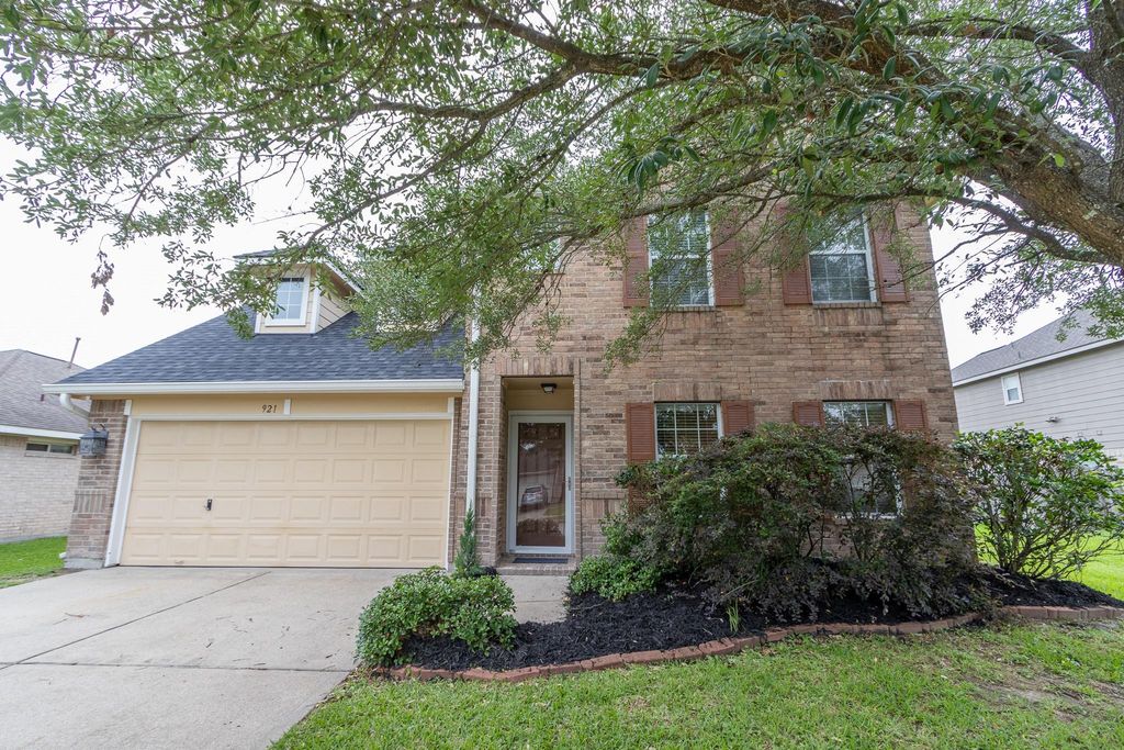 921 Sage Street, Baytown, TX 77521