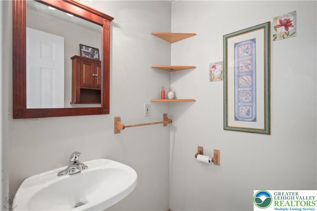 8138 Pheasant Run, Upper Macungie Twp, PA 18051