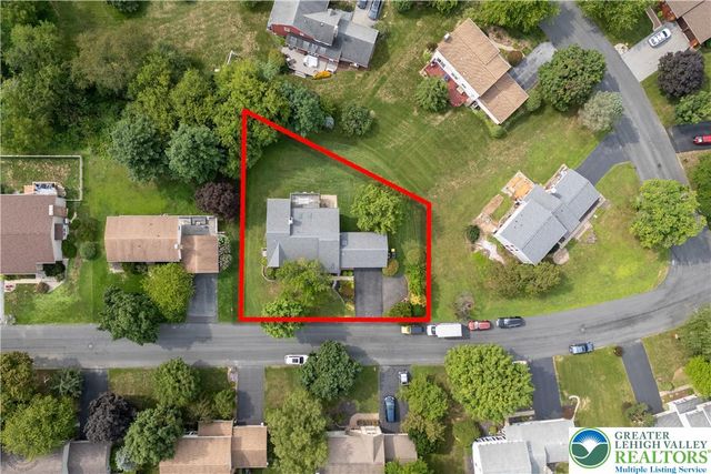 8138 Pheasant Run, Upper Macungie Twp, PA 18051