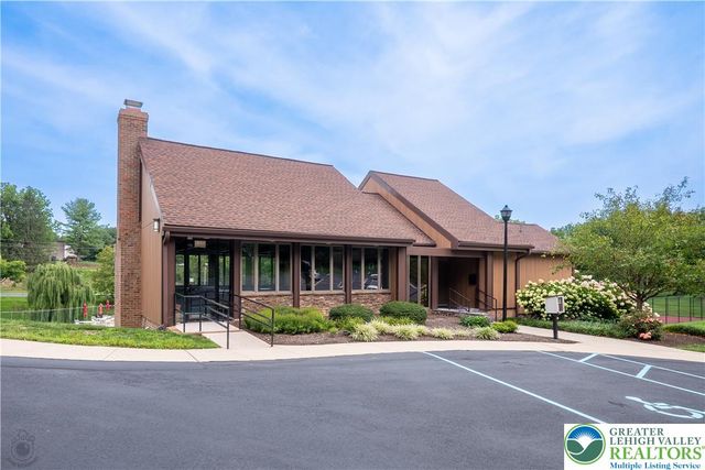 8138 Pheasant Run, Upper Macungie Twp, PA 18051