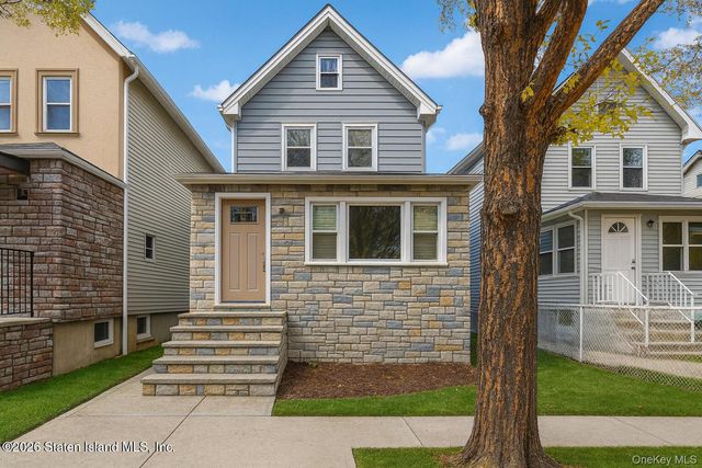13 Laforge Ave, Staten Island, NY 10302