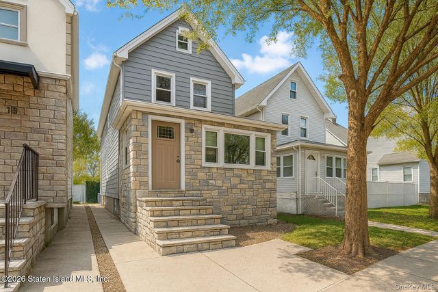 13 Laforge Ave, Staten Island, NY 10302