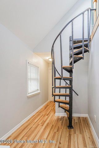 13 Laforge Ave, Staten Island, NY 10302