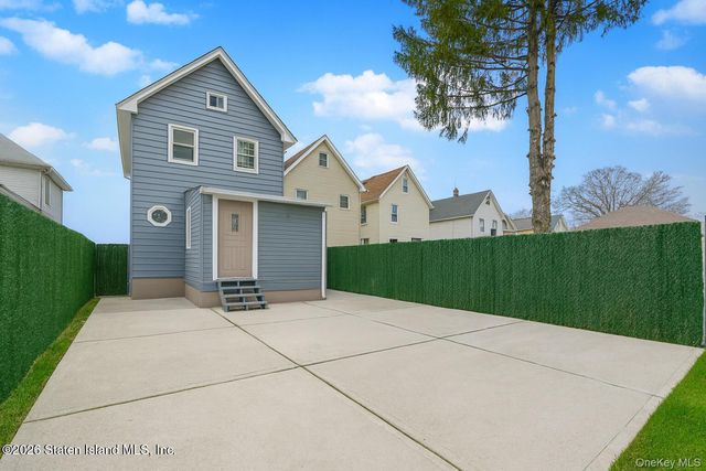 13 Laforge Ave, Staten Island, NY 10302